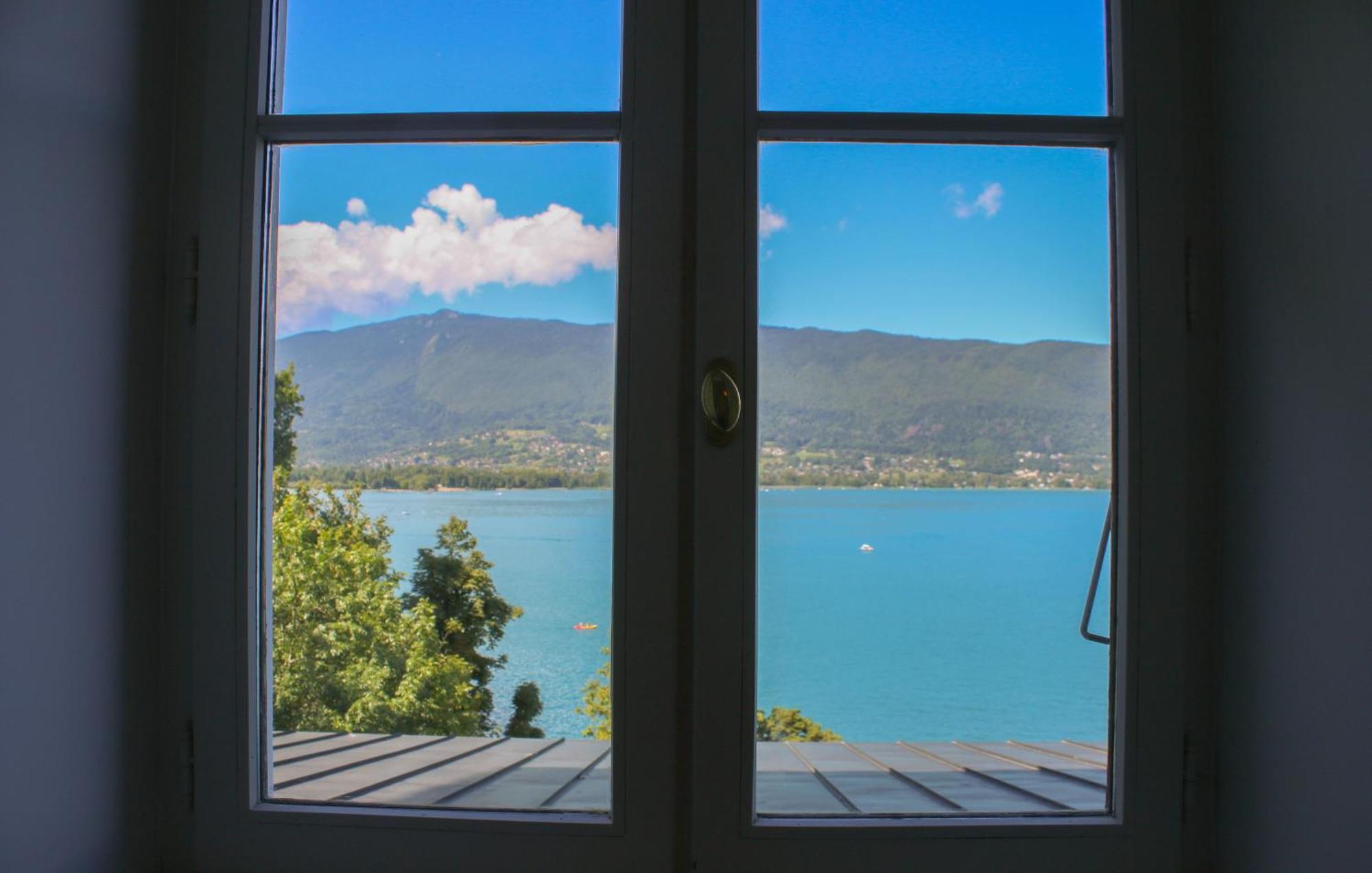 Lakeside Nest Room - Spa Access Included